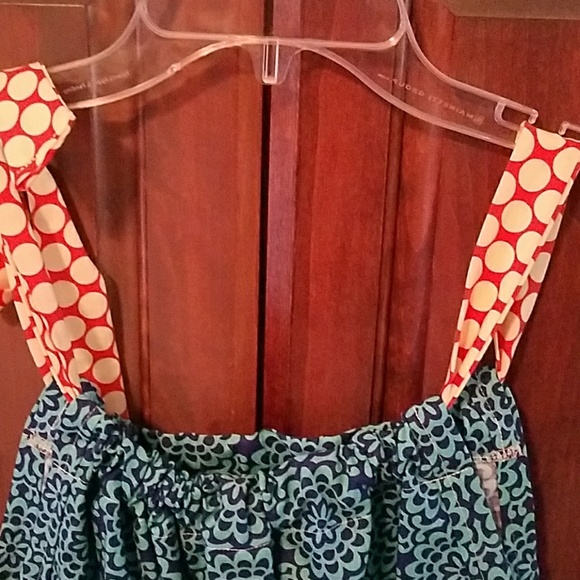 Beautiful sleeveless top.... original.. - Picture 2 of 5